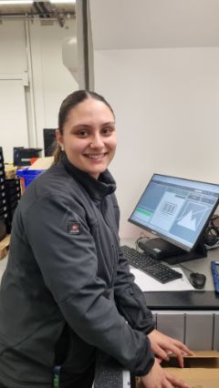 Alessia Gullone, Logistikerin in Ausbildung