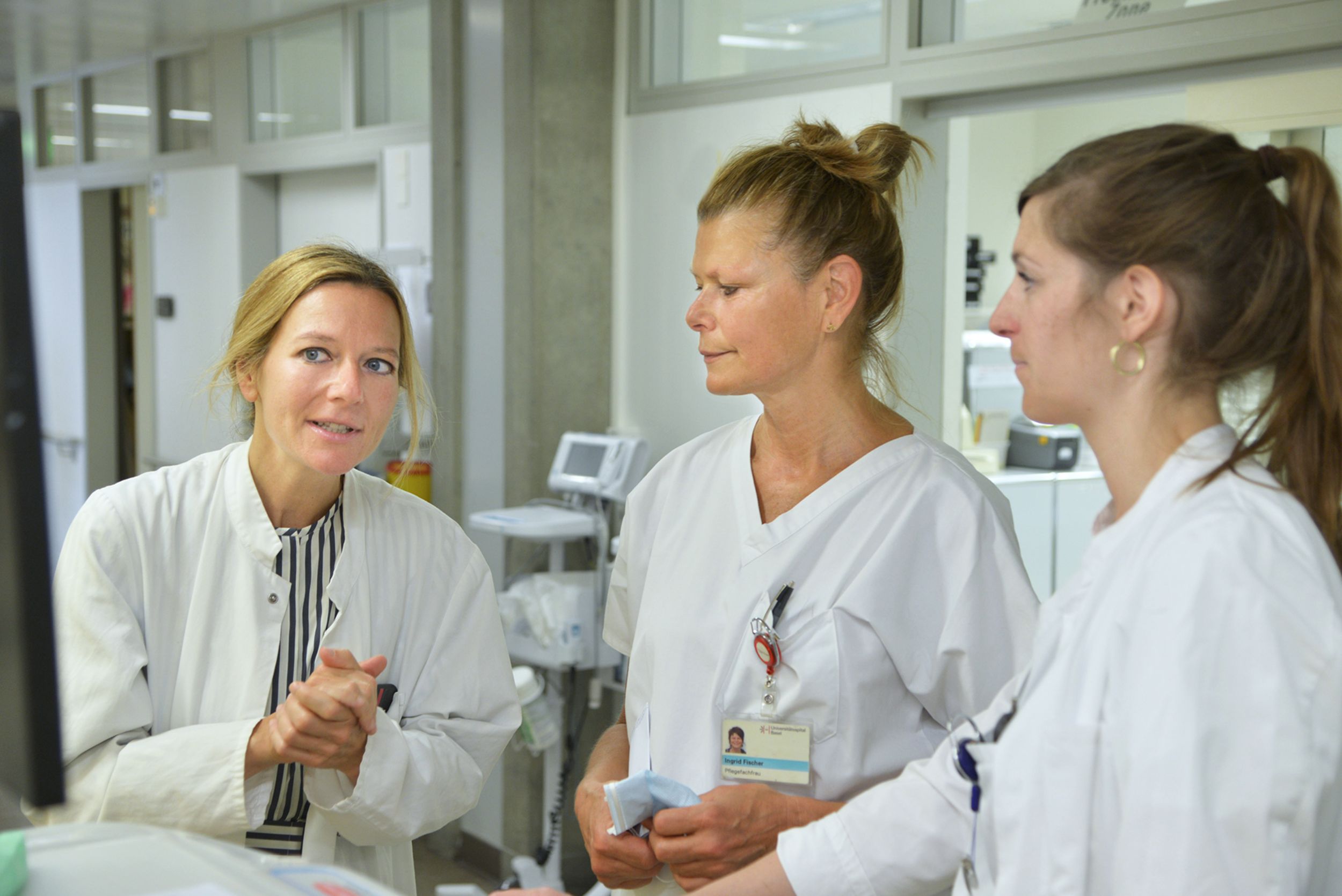 Prof. Sabina Hunziker providing support during a patient visit