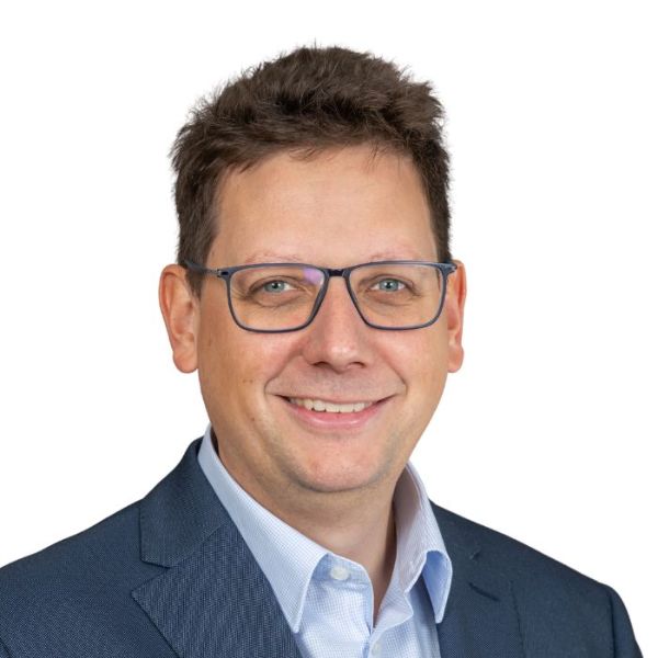 Christof Lucas Schneider, Klinikmanager Labormedizin, Pathologie und Medizinische Genetik