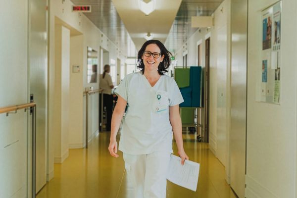 Première suisse : la robotique au service de la chirurgie cardiaque à Bâle